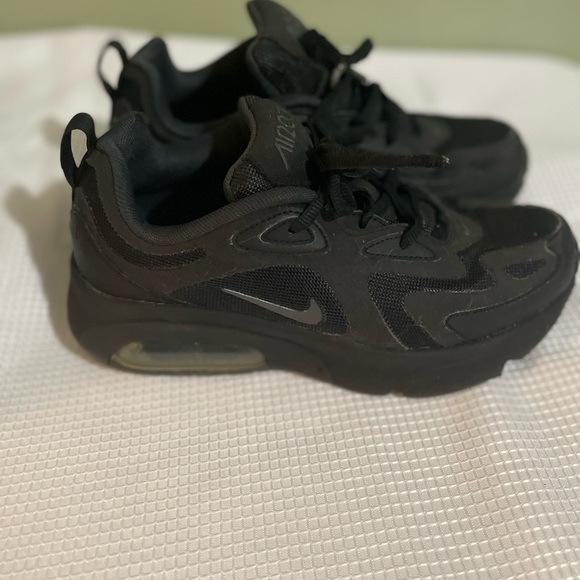 Nike Black Women's Sneakers - Picture 2 of 7